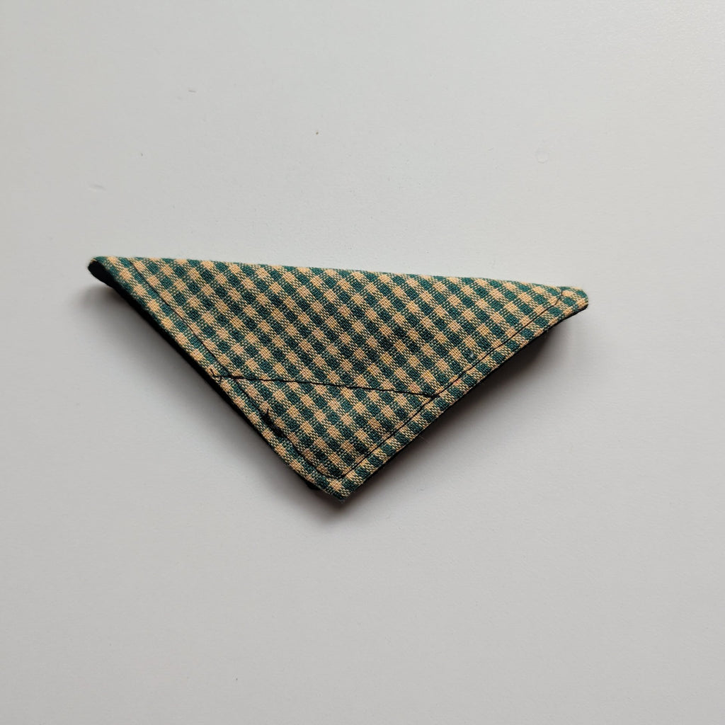 Green Gingham Magnet Bookmark