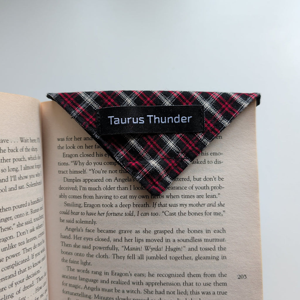 Black & Red Plaid Magnet Bookmark