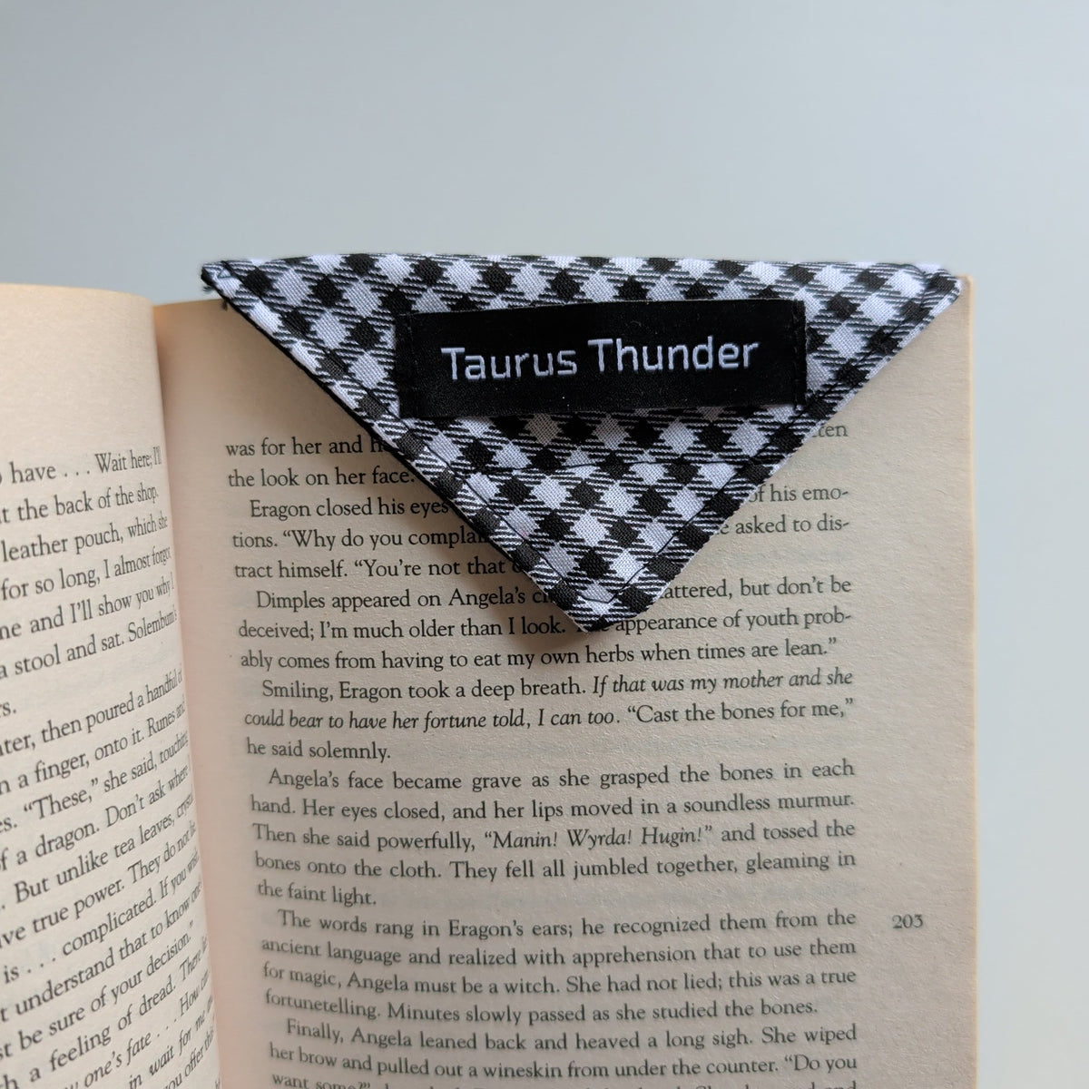 Black & White Magnet Bookmark